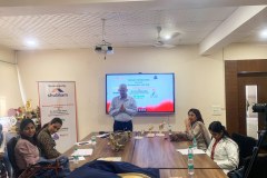 Dr-Dhananjay-Gupta-taking-the-workshop